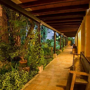 https://las-farolas.guatemalaantiguahotels.com